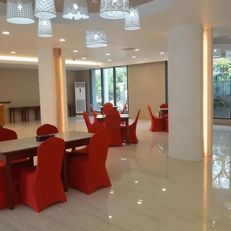 Airport Avenue Hotel